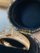 Load image into Gallery viewer, LUOWEND 18K Yellow Gold Natural Diamond Ring for Women