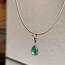 Load image into Gallery viewer, LUOWEND 18K White Gold Fine Jewelry Natural Emerald Necklace for Women
