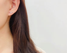 Load image into Gallery viewer, LUOWEND 18K White or Yellow Gold Real Natural Diamond Stud Earrings for Women