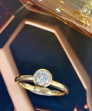 Load image into Gallery viewer, LUOWEND 18K Yellow Gold Fine Jewelry Real Natural Diamond Ring for Women
