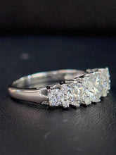 Load image into Gallery viewer, LUOWEND 18K White/Yellow Gold Fine Jewelry Real Natural Diamond Ring for Women
