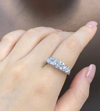 Load image into Gallery viewer, LUOWEND 18K White/Yellow Gold Fine Jewelry Real Natural Diamond Ring for Women
