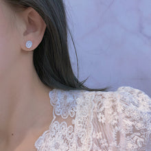 Load image into Gallery viewer, LUOWEND 18K White Gold Real Natural Diamond Stud Earrings for Women
