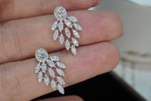 Load image into Gallery viewer, LUOWEND 18K White Gold Real Natural Diamond Stud Earrings for Women
