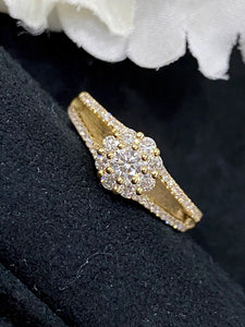 LUOWEND 18K Yellow Gold Real Natural Diamond Ring for Women