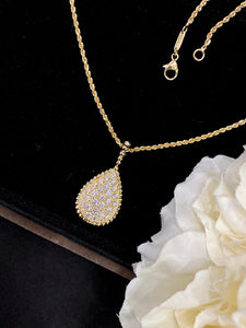 LUOWEND 18K Yellow Gold Real Natural Diamond Pendant Necklace for Women