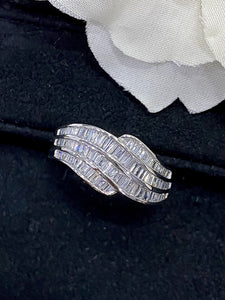 LUOWEND 18K White or Yellow Gold Real Natural Diamond Ring for Women