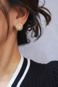 LUOWEND 18K Yellow Gold Real Natural Diamond Stud Earrings for Women