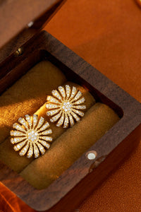 LUOWEND 18K Yellow Gold Real Natural Diamond Stud Earrings for Women