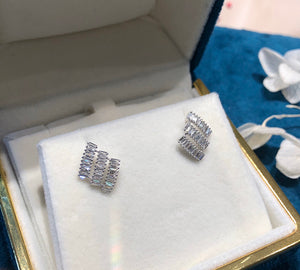 LUOWEND 18K White Gold Real Natural Diamond Stud Earrings for Women