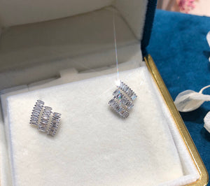 LUOWEND 18K White Gold Real Natural Diamond Stud Earrings for Women