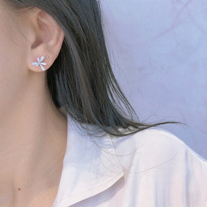 LUOWEND 18K White Gold Real Natural Diamond Stud Earrings for Women