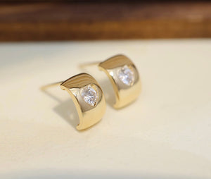 LUOWEND 18K Yellow Gold Real Natural Diamond Stud Earrings for Women
