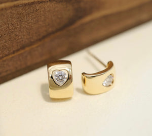 LUOWEND 18K Yellow Gold Real Natural Diamond Stud Earrings for Women