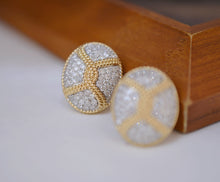 Load image into Gallery viewer, LUOWEND 18K Yellow Gold Real Natural Diamond Stud Earrings for Women
