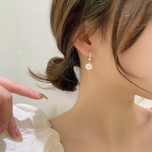 LUOWEND 18K Yellow Gold Real Natural Diamond and Akoya Pearl Earrings for Women