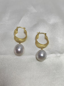 LUOWEND 18K Yellow Gold Real Natural Australian White Pearl Earrings for Women