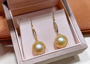 LUOWEND 18K Yellow Gold Real Natural Gold Pearl Earrings for Women