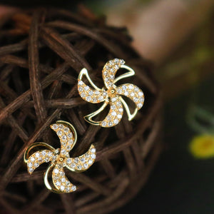 LUOWEND 18K Yellow Gold Real Natural Diamond Stud Earrings for Women