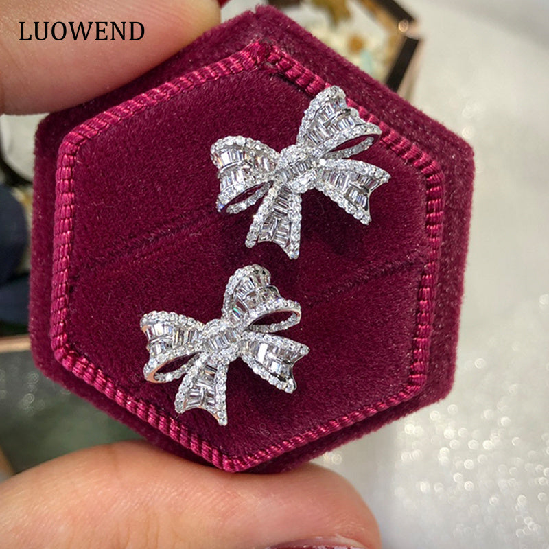 LUOWEND 18K White Gold Real Natural Diamond Stud Earrings for Women