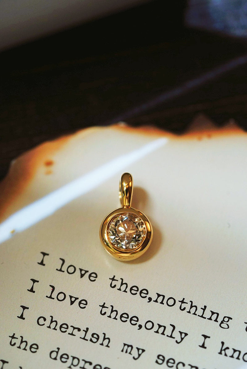 LUOWEND 18K Yellow Gold Real Natural Diamond Pendant Necklace for Women