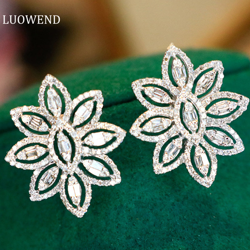 LUOWEND 18K White Gold Real Natural Diamond Stud Earrings for Women