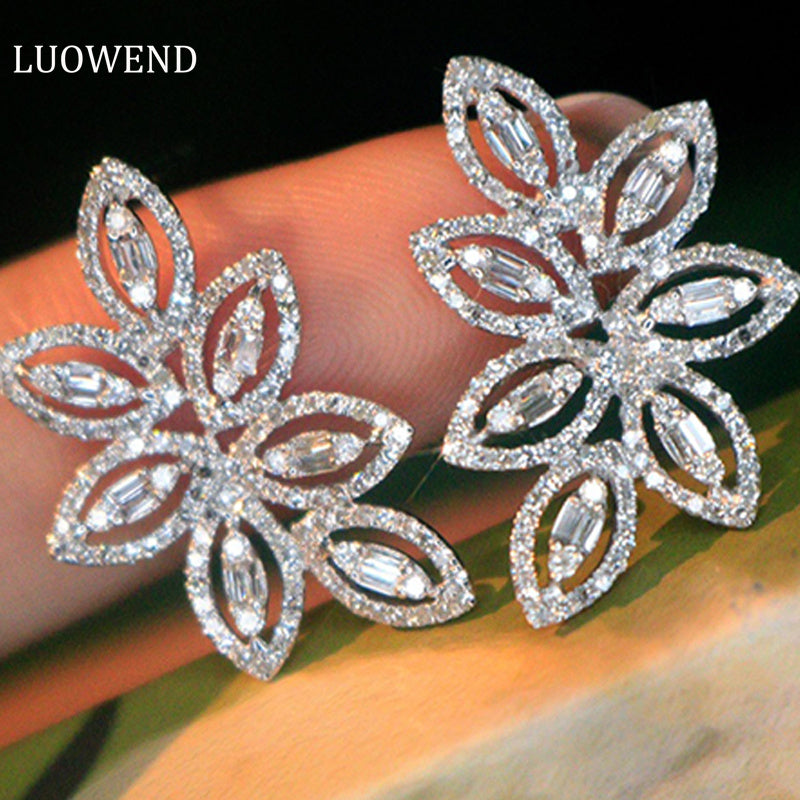 LUOWEND 18K White Gold Real Natural Diamond Stud Earrings for Women
