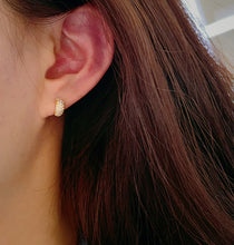 Load image into Gallery viewer, LUOWEND 18K White or Yellow Gold Real Natural Diamond Earrings for Women
