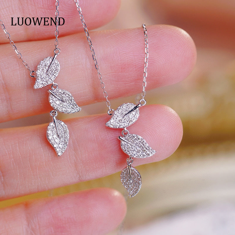 LUOWEND 18K White Gold Natural Diamond Pendant Necklace for Women