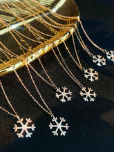 Load image into Gallery viewer, LUOWEND 18K White or Yellow or Rose Gold Natural Diamond Necklace for Women
