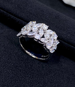 LUOWEND 18K White Gold Real Natural Diamond Ring for Women