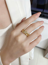 Load image into Gallery viewer, LUOWEND 18K Yellow Gold Natural Diamond Ring for Women
