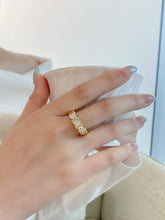 Load image into Gallery viewer, LUOWEND 18K Yellow Gold Natural Diamond Ring for Women
