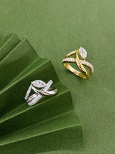 Load image into Gallery viewer, LUOWEND 18K White/Yellow Gold Natural Diamond Ring for Women
