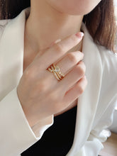 Load image into Gallery viewer, LUOWEND 18K White/Yellow Gold Natural Diamond Ring for Women
