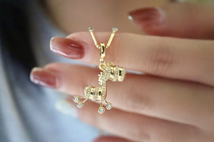 LUOWEND 18K Yellow Gold Natural Diamond Pendant for Women