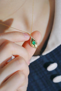LUOWEND 18K Yellow Gold Real Natural Emerald and Diamond Gemstone Necklace for Women