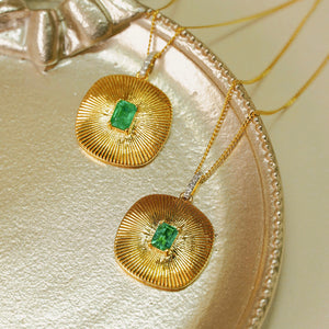 LUOWEND 18K Yellow Gold Real Natural Emerald and Diamond Gemstone Necklace for Women