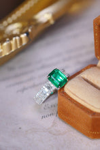Load image into Gallery viewer, LUOWEND 18K White Gold Natural Diamond and Emerald Ring for Women
