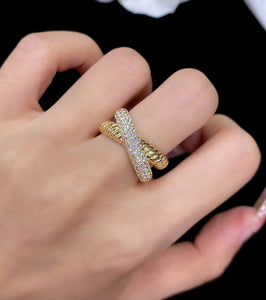 LUOWEND 18K Yellow Gold Real Natural Diamond Ring for Women