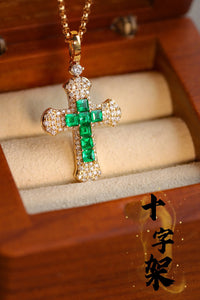 LUOWEND 18K Yellow Gold Real Natural Emerald and Diamond Gemstone Necklace for Women