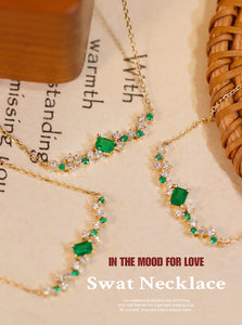 LUOWEND 18K Yellow Gold Real Natural Emerald and Diamond Gemstone Necklace for Women