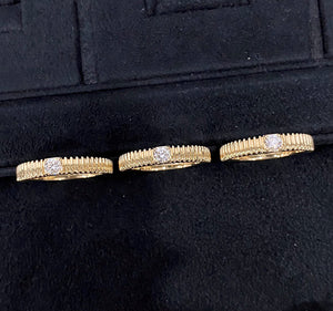 LUOWEND 18K Yellow Gold Natural Diamond Ring for Women