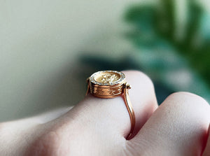 LUOWEND 18K Yellow Gold Natural Opal Ring for Women