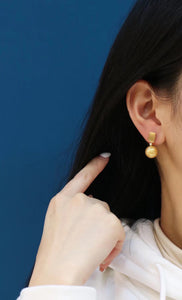 LUOWEND 18K Yellow Gold Real Natural Gold Pearl Earrings for Women
