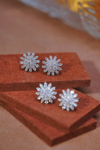 LUOWEND 18K White Gold Real Natural Diamond Stud Earrings for Women