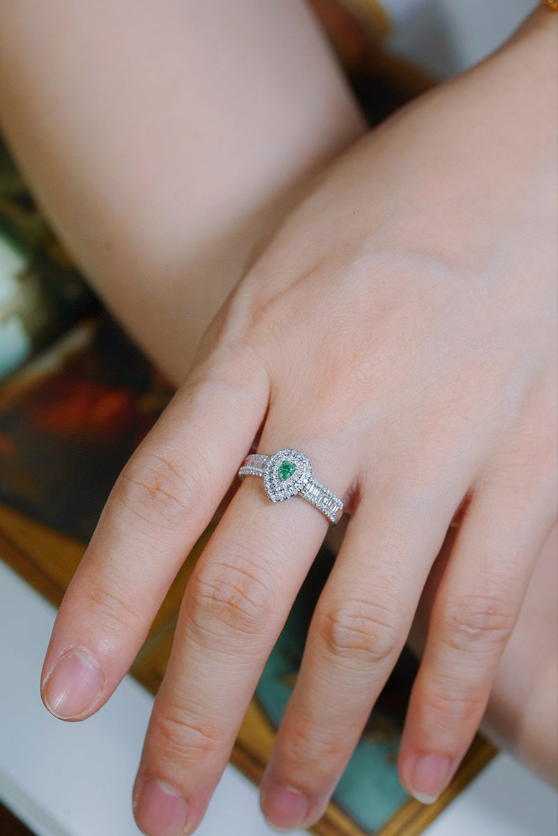 LUOWEND 18K White Gold Natural Green Diamond Ring for Women