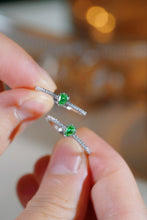 Load image into Gallery viewer, LUOWEND 18K White Gold Natural Green Diamond Ring for Women
