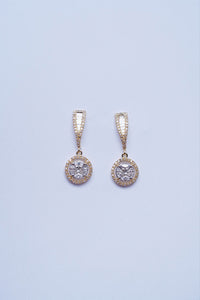 LUOWEND 18K Yellow Gold Natural Diamond Stud Earrings for Women
