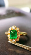Load image into Gallery viewer, LUOWEND 18K Yellow Gold Real Natural Emerald Ring for Women
